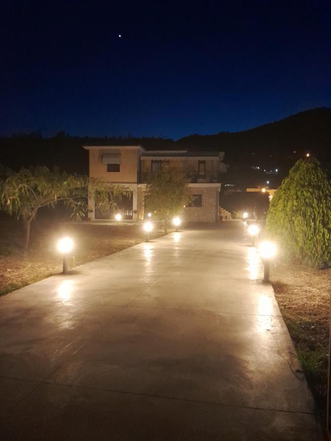 Central House 1 Epidaurus 外观 照片